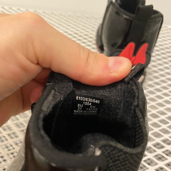 BRAND NEW - ZARA Girl's Minnie/ Mickey Mouse DISNEY Ankle Boots Black/ EU 21 - Picture 4 of 4